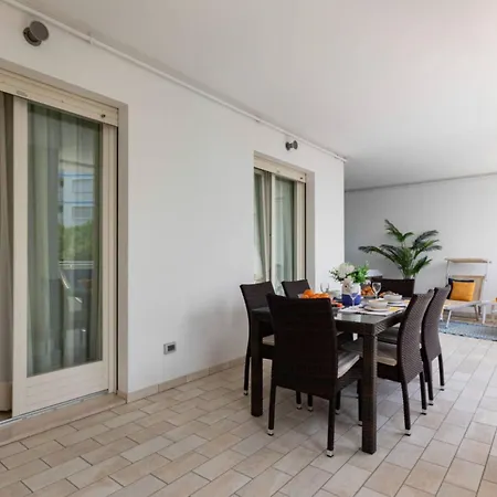 Sea View Penthouse With Hydro-massage Appartamento Bibione