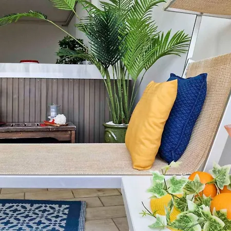 Sea View Penthouse With Hydro-massage דירה *