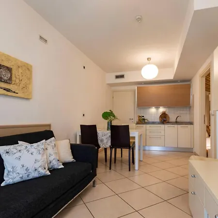 Sea View Penthouse With Hydro-massage דירה *