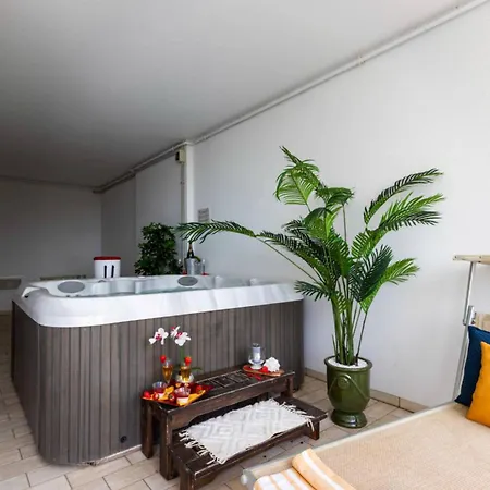 דירה Sea View Penthouse With Hydro-massage *