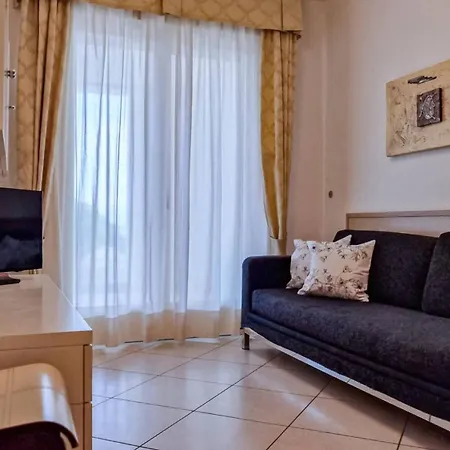 Sea View Penthouse With Hydro-massage Appartamento
